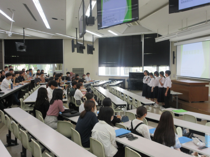 滋賀大学教育学部附属中学校の「BIWAKO TIME」の校外での学習（滋賀大学教育学部）