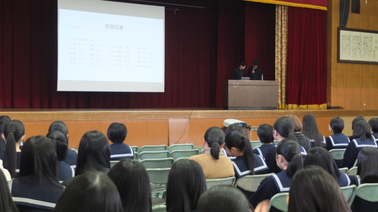 「広島新庄中学校・高等学校」の探究学習風景