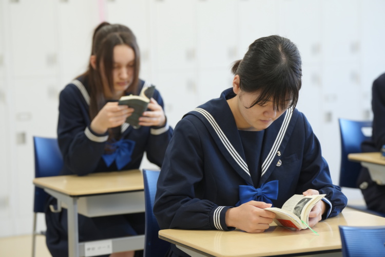 「広島新庄中学校・高等学校」の生徒たち（中学校）