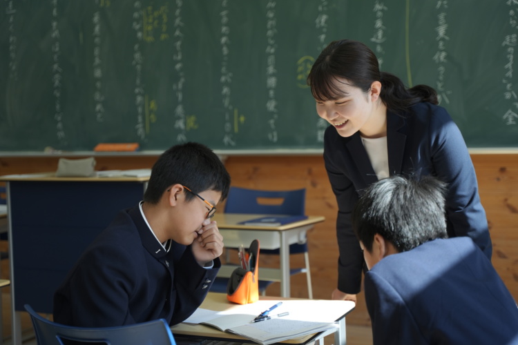 「広島新庄中学校・高等学校」の授業風景（中学校）