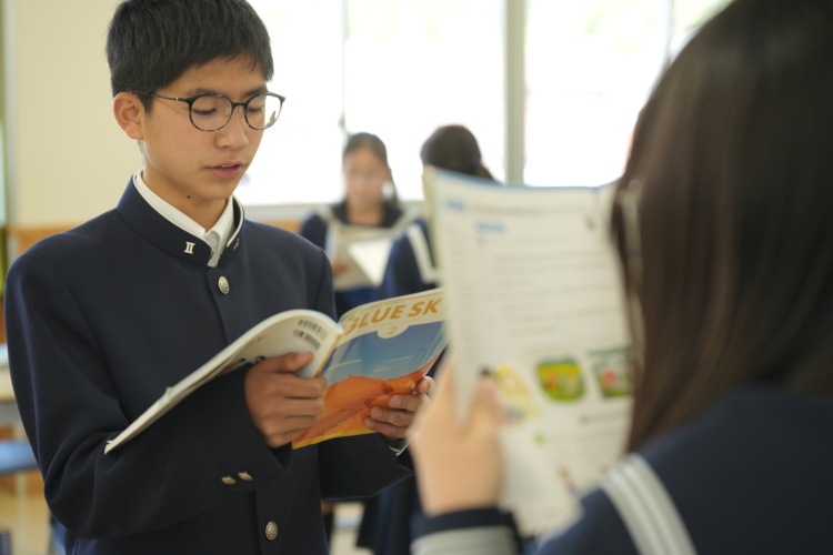 「広島新庄中学校・高等学校」の授業風景（中学校）