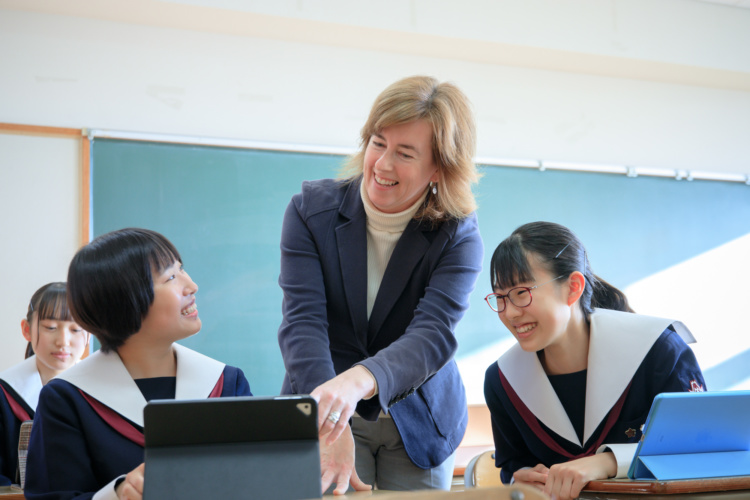 静岡英和女学院中学校・高等学校の英会話の授業