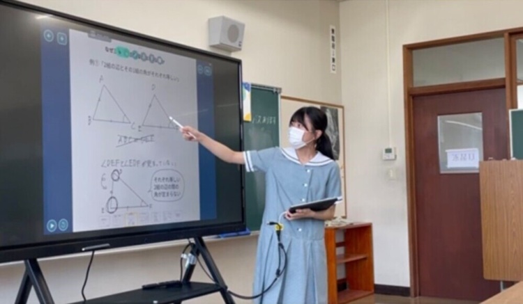 セントヨゼフ女子学園高等学校・中学校のがんばりmathの会の様子