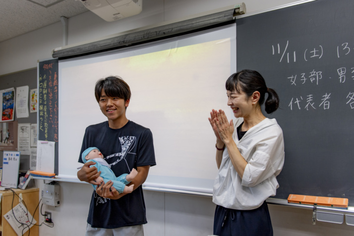 桐朋中学校・桐朋高等学校の家庭科の授業風景