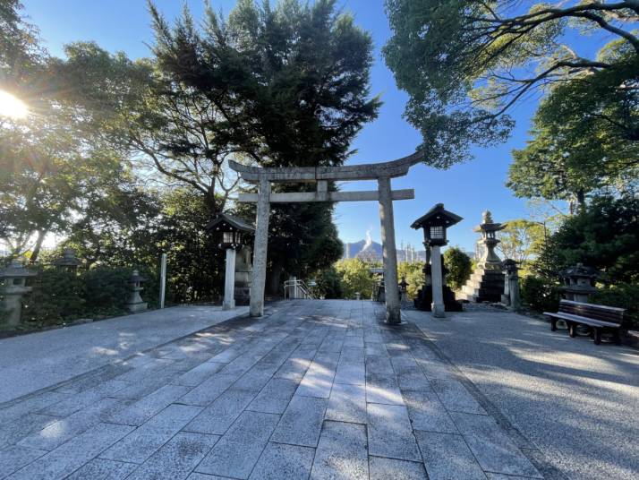 遠石八幡宮の鳥居付近