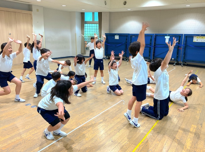 キワ松学園小学校の劇遊び