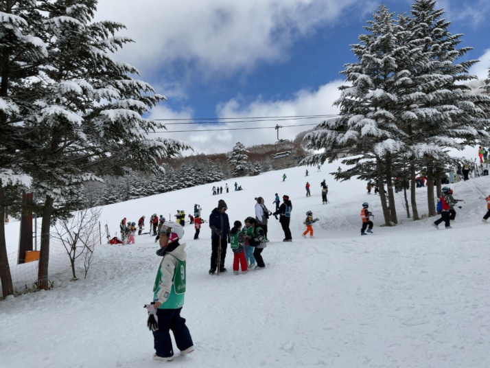 トキワ松学園小学校のスキークラブ