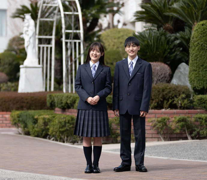 ヴェリタス城星学園高等学校の制服