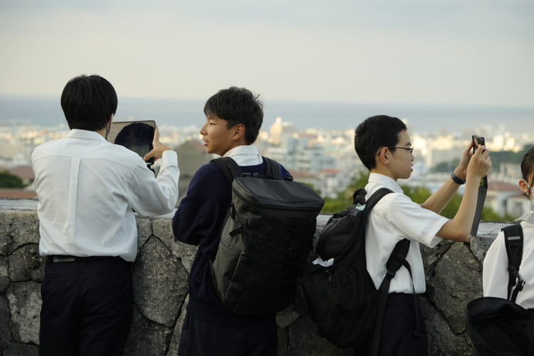 学校法人ヴォーリズ学園近江兄弟社中学校の探究学習の様子