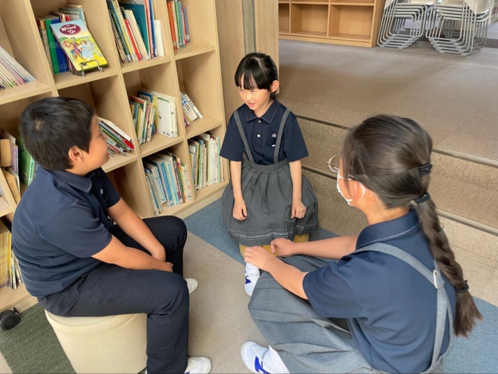 郡山ザベリオ学園小学校の児童たち