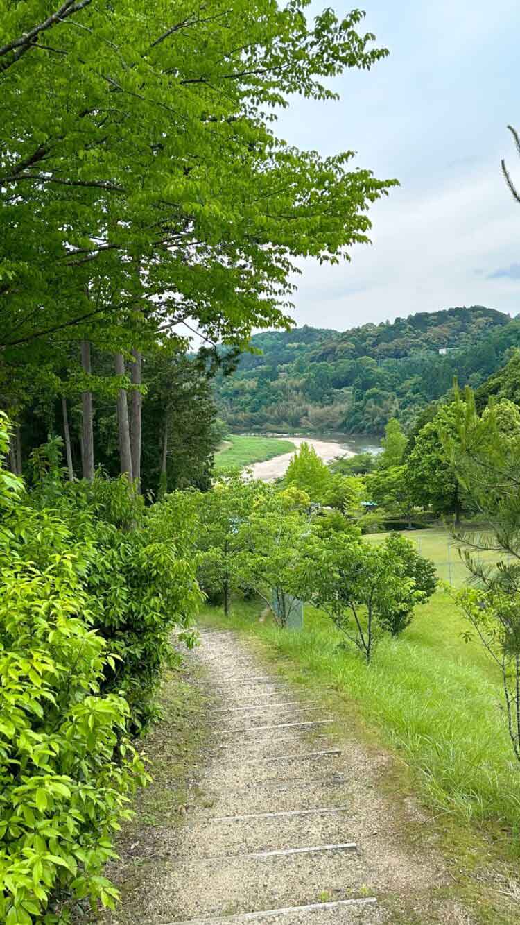 島ヶ原温泉やぶっちゃオートキャンプ場の遊歩道