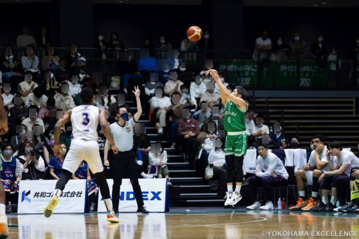 「横浜エクセレンス」の試合中の1シーン（西山達哉選手）